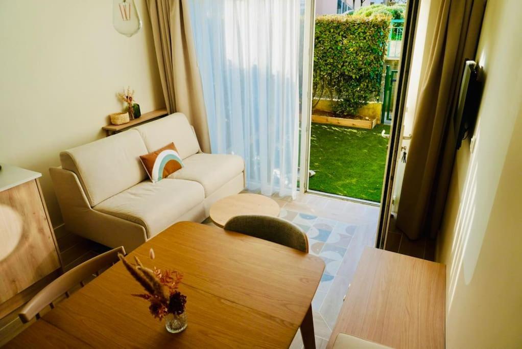 Le Bel Iris - Acces Direct Plage Apartman Châtelaillon-Plage Kültér fotó