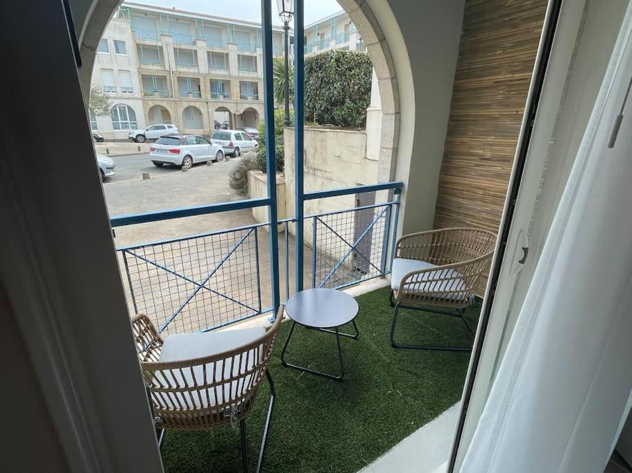 Le Bel Iris - Acces Direct Plage Apartman Châtelaillon-Plage Kültér fotó